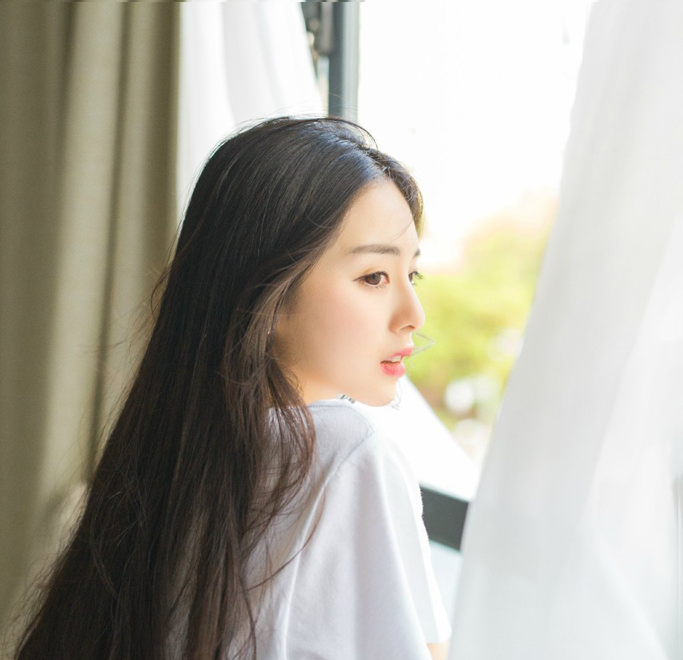 许多人说，男人和女性之间，不存在真实的友谊。其实仅仅还未遇到，或许，永久遇不到。